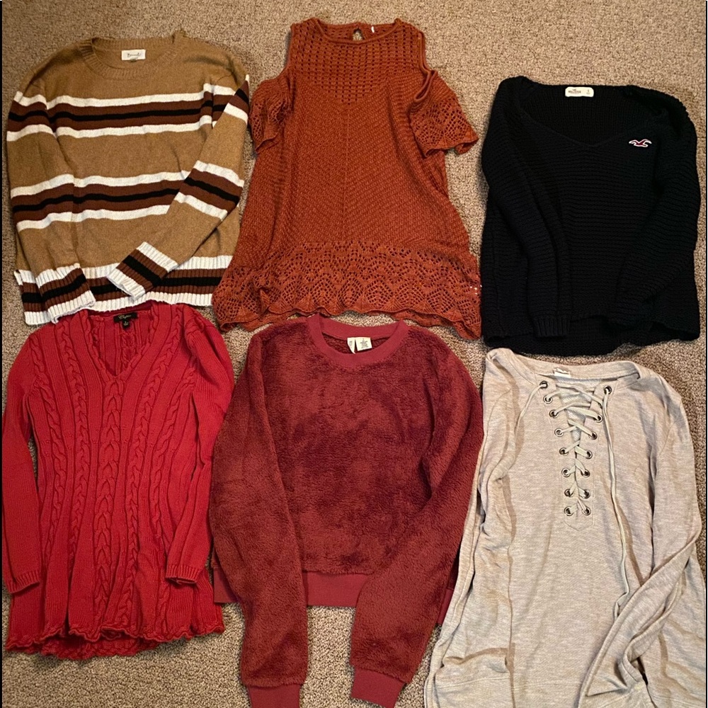 6 women’s sweaters/sweatshirts.